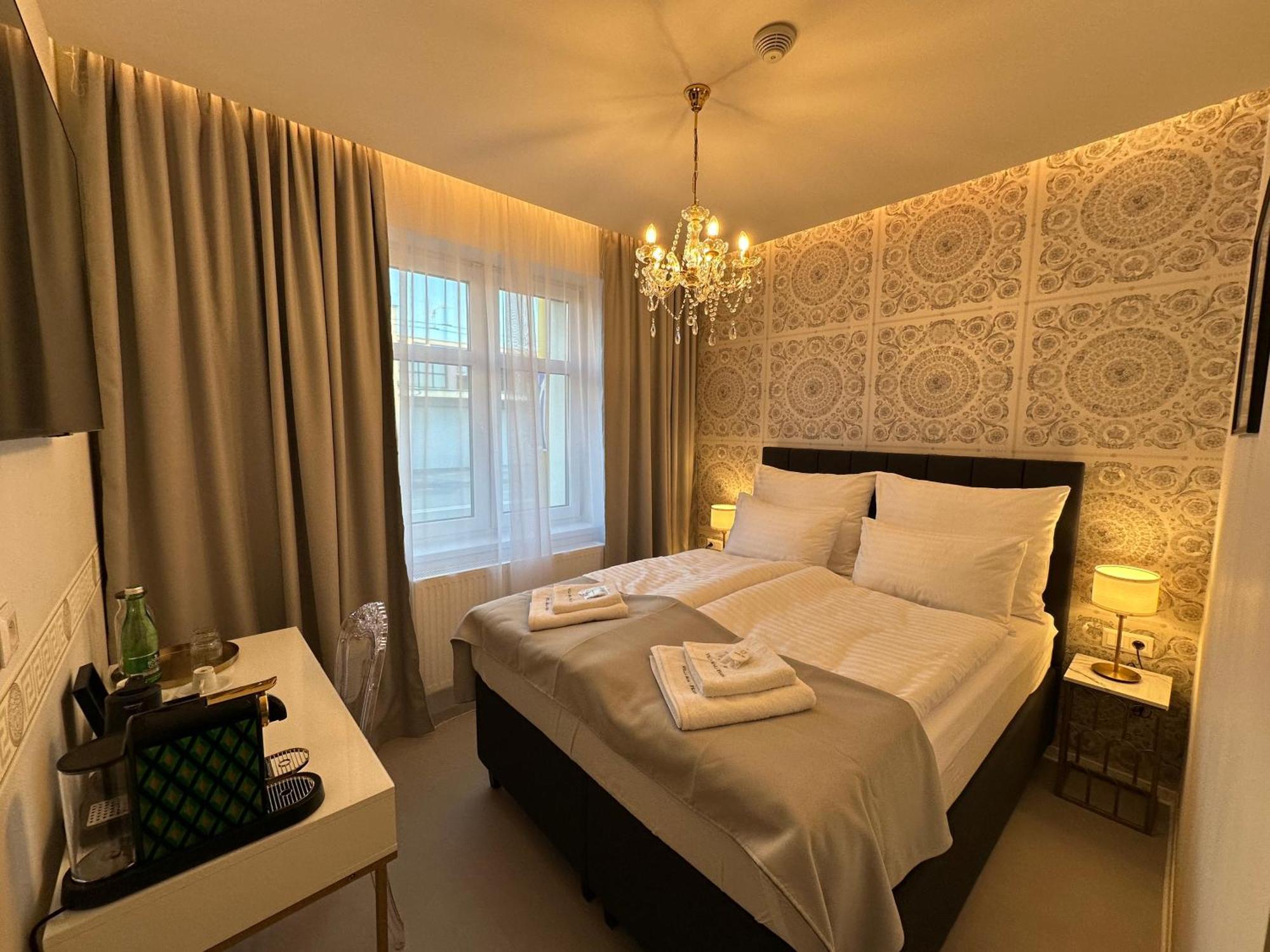 Villa Mala Praha Experience In The Center Of 질리나 외부 사진