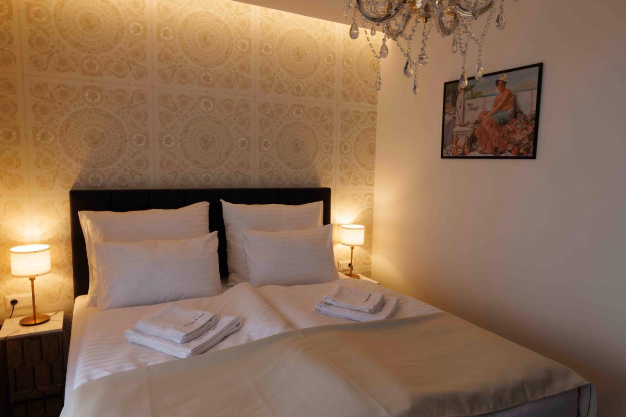 Villa Mala Praha Experience In The Center Of 질리나 외부 사진